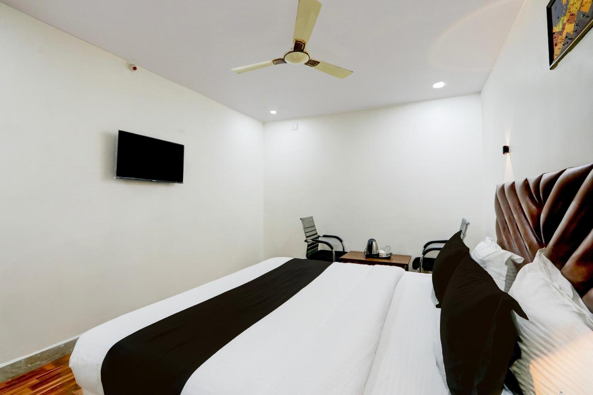 Hotel O Rms Grand Patancheru ภายนอก รูปภาพ
