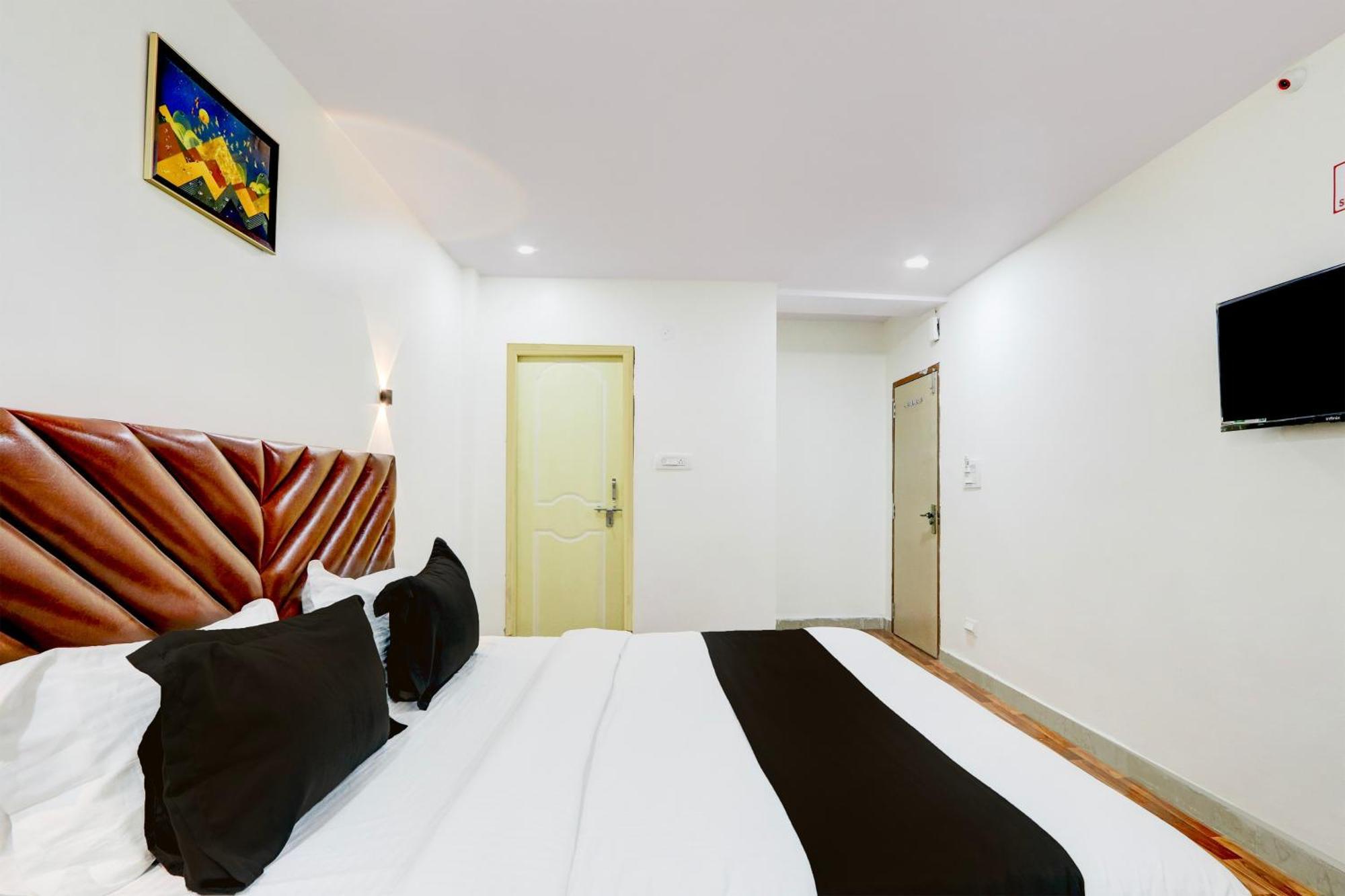 Hotel O Rms Grand Patancheru ภายนอก รูปภาพ
