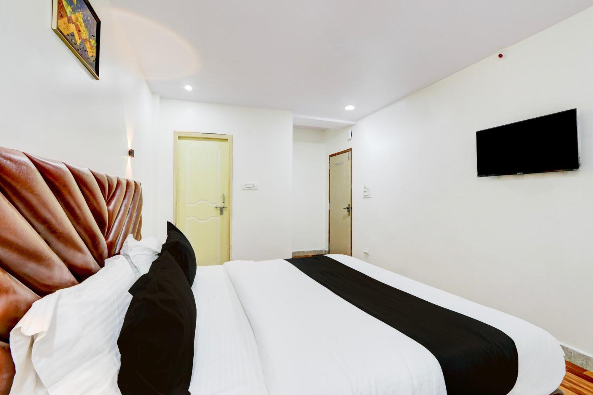 Hotel O Rms Grand Patancheru ภายนอก รูปภาพ